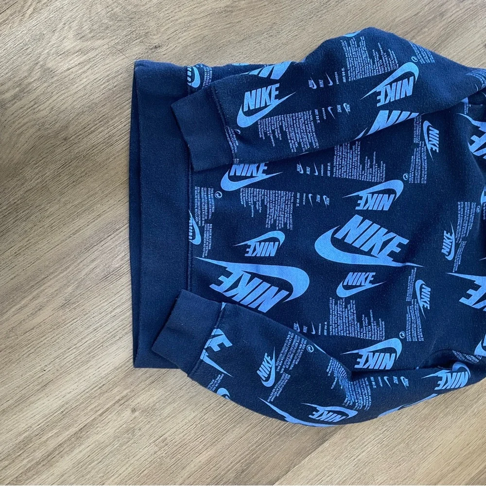Boys‎ light-weight Nike sweatshirt size 4/5